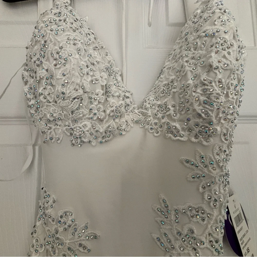 Windsor White Embellished Lace Evening Dress - Picture 1 of 5